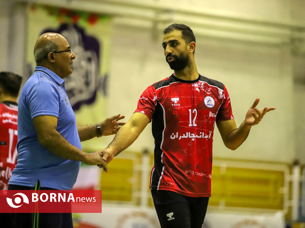 دیدار تیم های والیبال کیهان موتور اراک - آیدانه چالدران