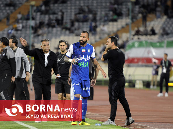 دیدار تیم های فوتبال استقلال 7 تراکتور 1