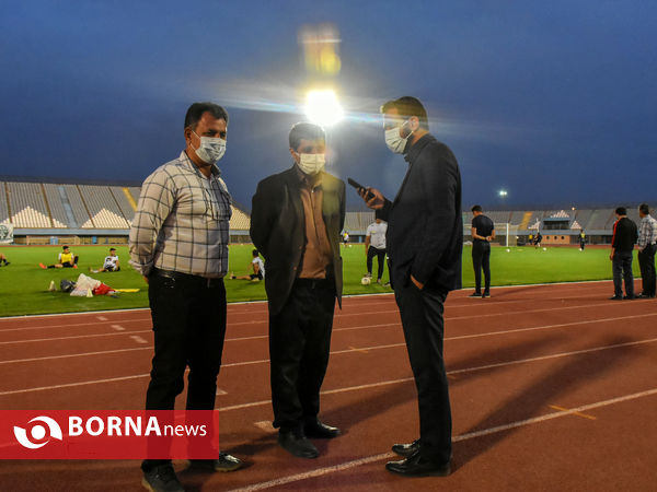 تجهیزات روشنایی ورزشگاه امام خمینی اراک