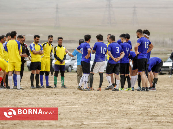 مسابقات فوتبال در روستا