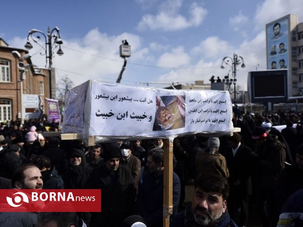 راهپیمایی مردم ارومیه در روز 22 بهمن در هوای منفی ده درجه