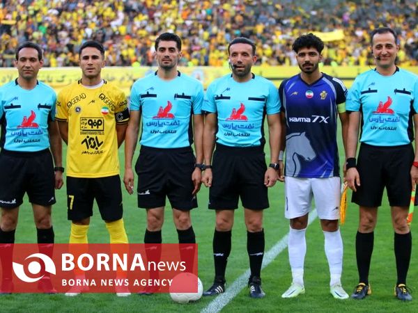 دیدار تیم های فوتبال سپاهان - پیکان