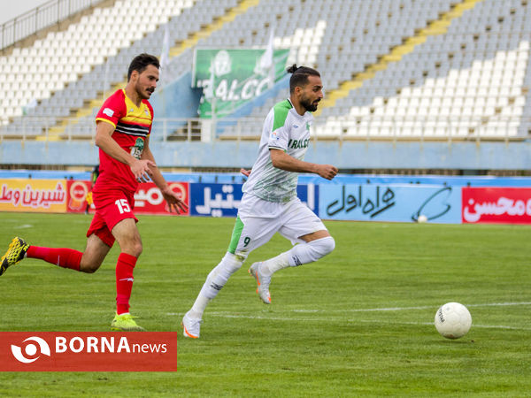 دیدار تیم‌های فوتبال آلومینیوم اراک - فولاد خوزستان