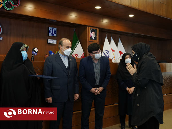 تجلیل از فعالان حوزه ورزش بانوان