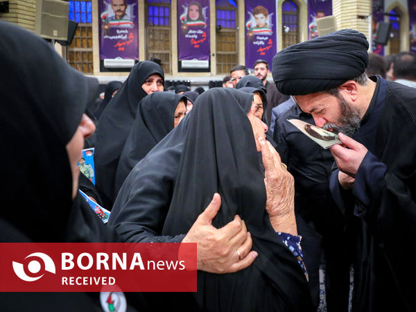 دیدار اعضای کنگره ملی شهدای استان اردبیل با رهبر انقلاب