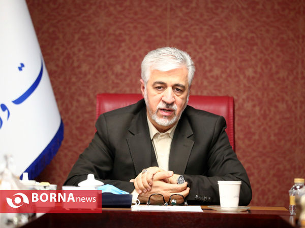 اعطای حکم ریاست هادی ساعی از سوی وزیر ورزش و جوانان