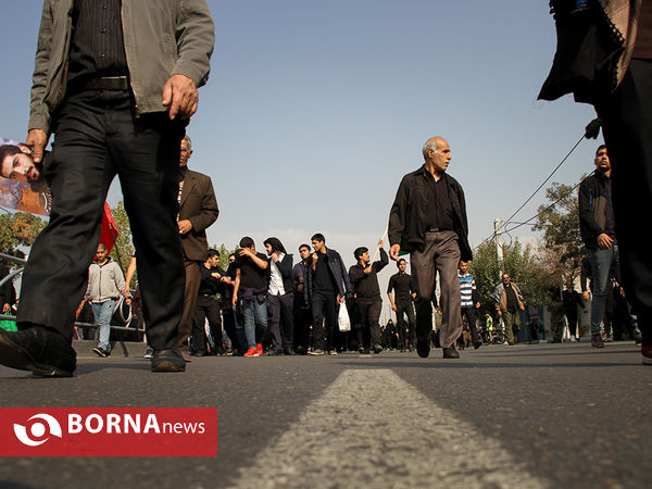 پیاده روی جاماندگان اربعین در تهران (4)