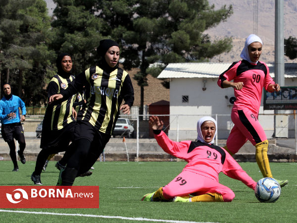 مسابقه فوتبال بانوان قشقایی شیراز - شهرداری بم