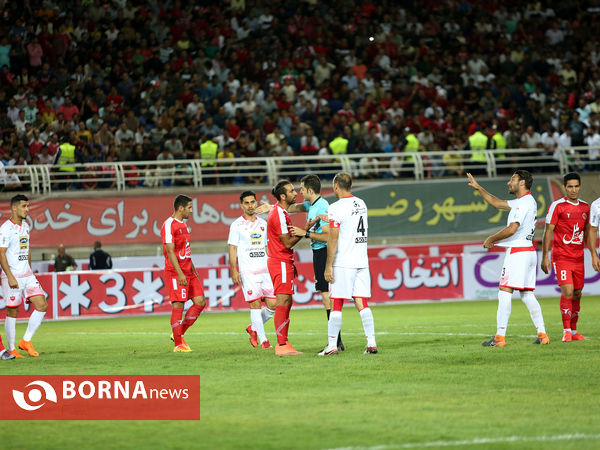 بازی تیم های پدیده مشهد و پرسپولیس تهران