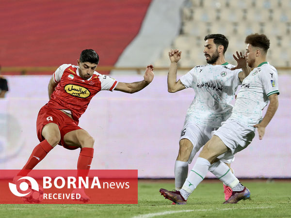 دیدار تیم های فوتبال پرسپولیس - ذوب آهن