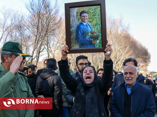 تشییع و خاکسپاری پیکر شهدای سانحه سقوط هواپیمای اکراینی در اصفهان