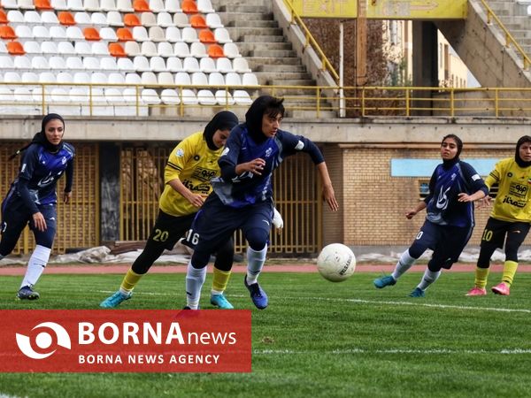 دیدار تیم های فوتبال سپاهان و پیکان البرز