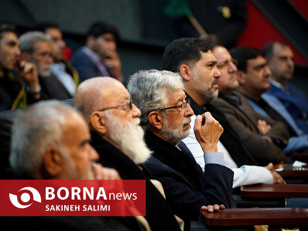  آیین برافراشتن پرچم عزای حسینی برفراز بلندترین سکوی پرچم ایران