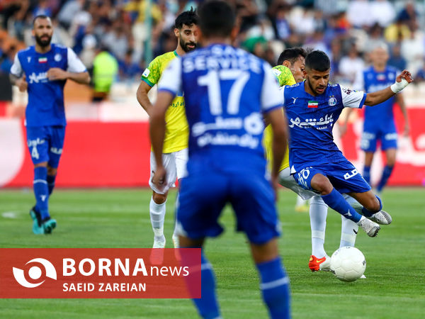 دیدار تیم های استقلال تهران - صنعت نفت آبادان