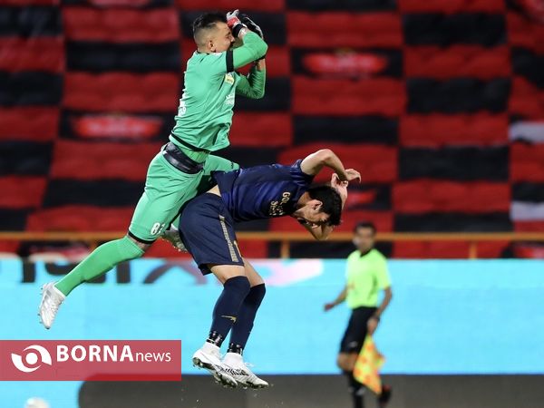 دیدار تیم های فوتبال پرسپولیس -  گل‌گهر