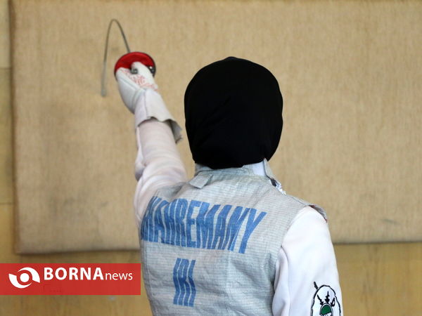 تمرینات بانوان شمشیرباز آذربایجان‌غربی برای حضور در انتخابی المپیک