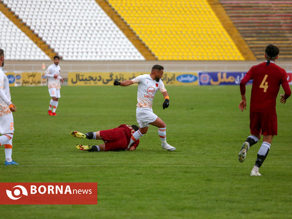 دیدار تیم های پدیده مشهد و مس رفسنجان