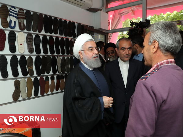 بازدید سرزده دکتر روحانی از بازار و کارگاه‌های تولید کفش تبریز