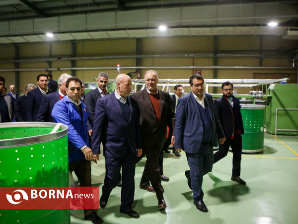 بازدید وزیر صمت از بزرگترین کارخانه  تولیدکننده فرش ماشینی