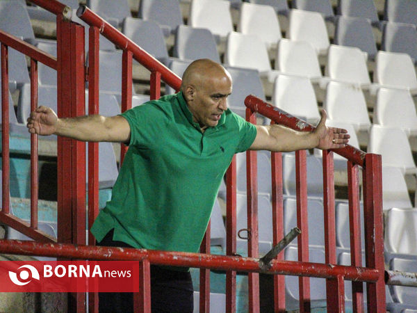 دیدار تیم های فوتبال آلومینیوم اراک-نفت مسجدسلیمان