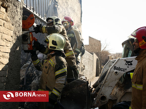 آتش سوزی انبار پنبه در خیابان مولوی تهران