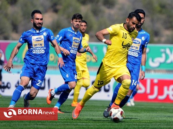 دیدار تیم های فوتبال نفت تهران- استقلال