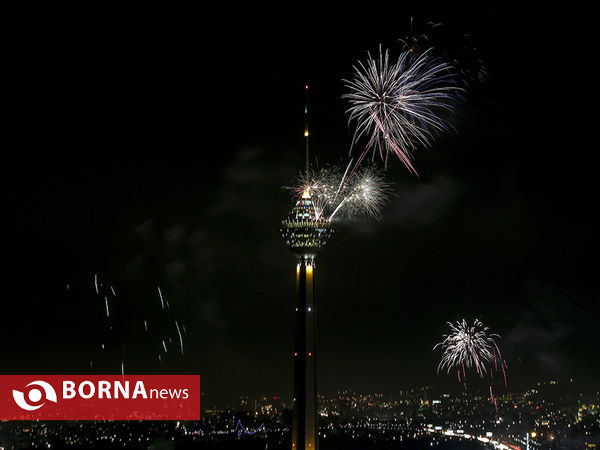 نورافشانی  تهران در شب ۲۲ بهمن