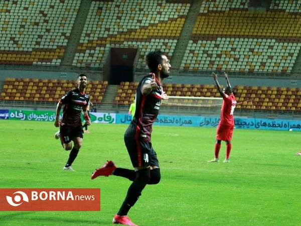 در حاشیه دیدار تیم های فوتبال فولاد - پرسپولیس