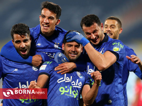 دیدار تیم های فوتبال استقلال - فولاد