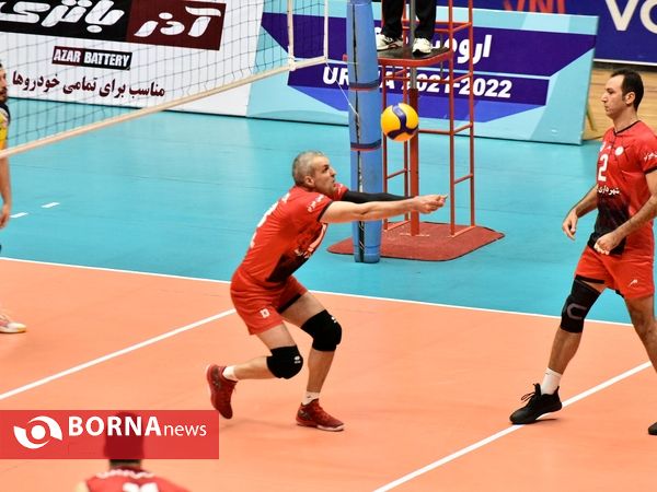 دیدار تیم های والیبال شهرداری ارومیه و آذرباتری ارومیه