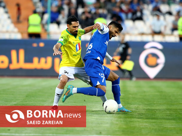 دیدار تیم های استقلال تهران - صنعت نفت آبادان