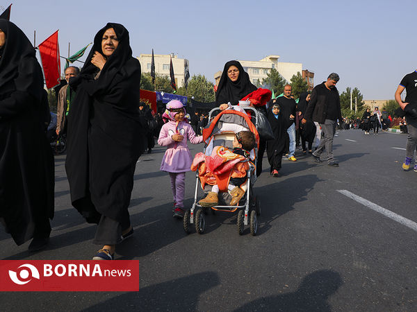 پیاده روی جاماندگان اربعین در تهران