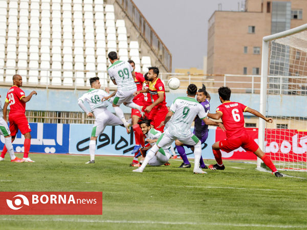 دیدار تیم‌های فوتبال آلومینیوم اراک - فولاد خوزستان