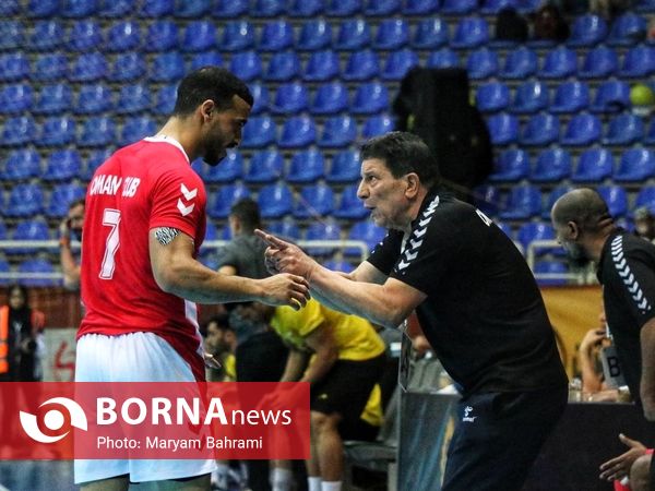 دیدار تیم های هندبال سپاهان - عمان کلاب