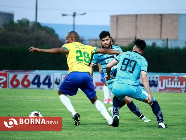 دیدار صنعت نفت آبادان و پیکان
