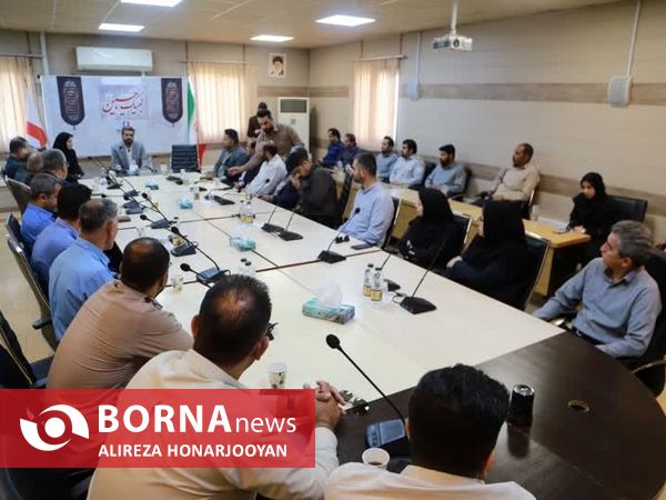تجلیل از کارگران واحدهای تولیدی و صنعتی اروند