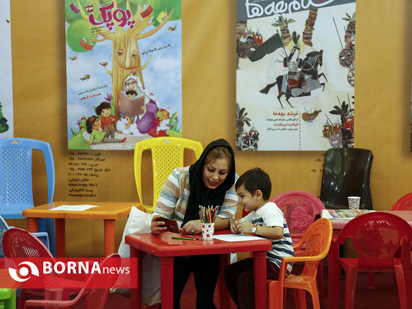 در حاشیه نمایشگاه مطبوعات