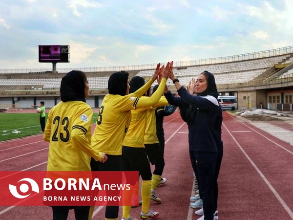 دیدار تیم های فوتبال سپاهان و پیکان البرز