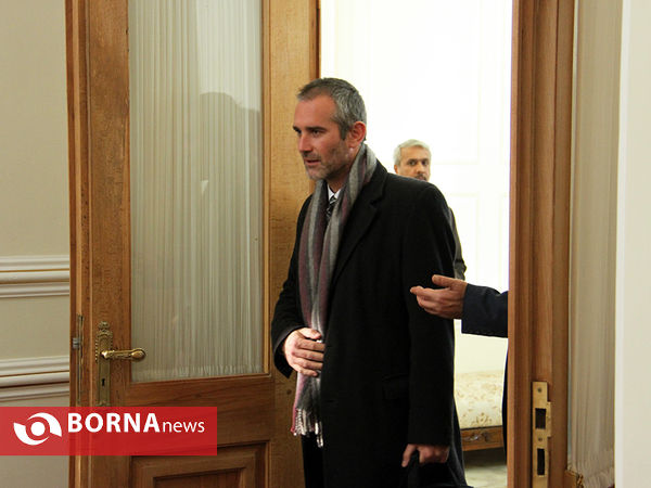 دریافت استوارنامه سفرای اسلوونی و کامبوج