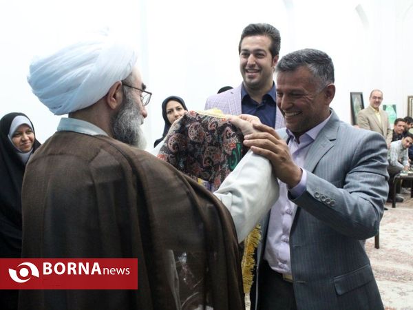 دیدار مدیرکل ورزش و جوانان گیلان و جمعی از روسای هیات های ورزشی با نماینده ولی فقیه در گیلان