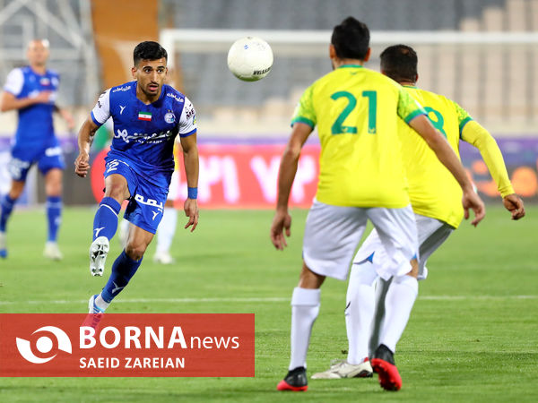 دیدار تیم های استقلال تهران - صنعت نفت آبادان