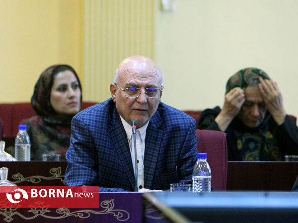 نشست وزیر ورزش با جمعی از مسئوولان  و فعالان محیط زیست