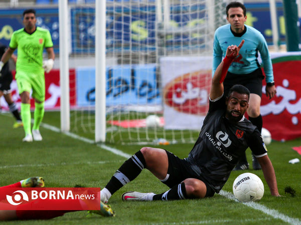 دیدار تیم های شهرخودرو مشهد و مس رفسنجان