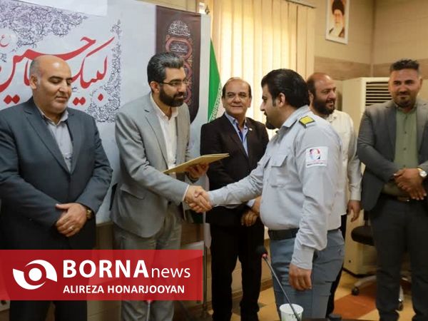 تجلیل از کارگران واحدهای تولیدی و صنعتی اروند
