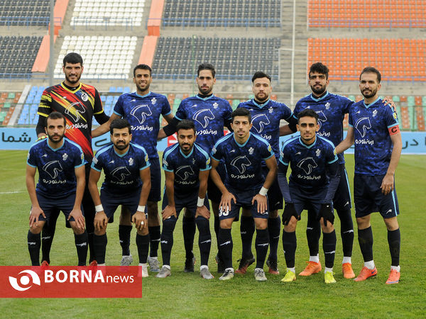 دیدار تیم های فوتبال پیکان - سایپا