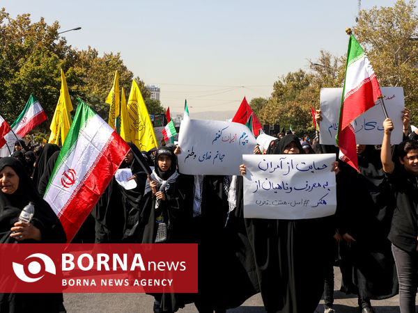 خروش مشهدی‌ها علیه اغتشاشگران همراه با تشییع شهدای امنیت