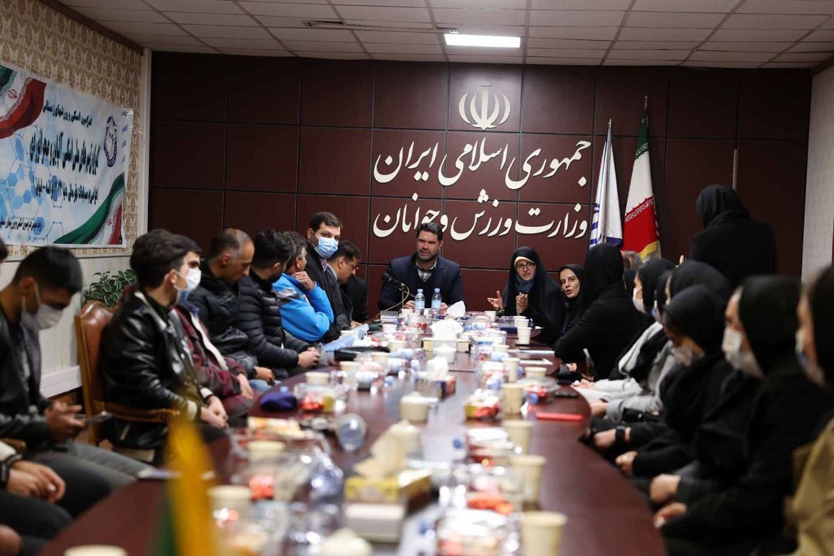 دیدار ملی‌پوشان اسکی ایران با معاونین وزارت ورزش و جوانان