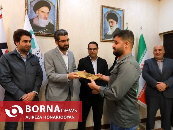تجلیل از کارگران واحدهای تولیدی و صنعتی اروند