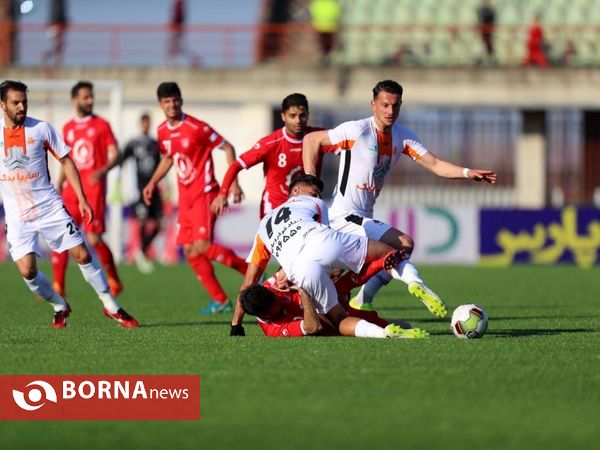 دیدار فوتبال تیم های سپیدرود رشت- سایپا تهران