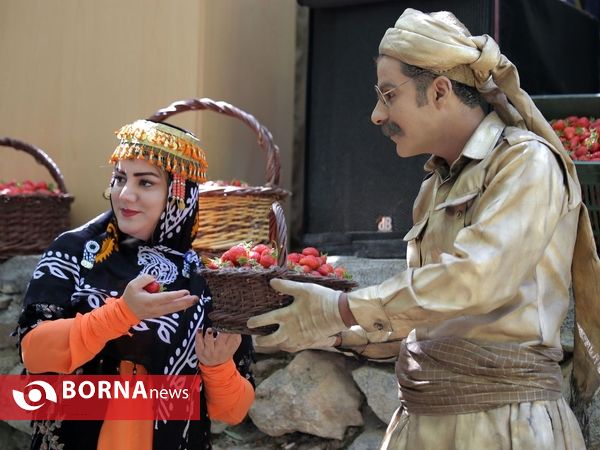جشن شکرانه‌ توت فرنگی در روستای شیان